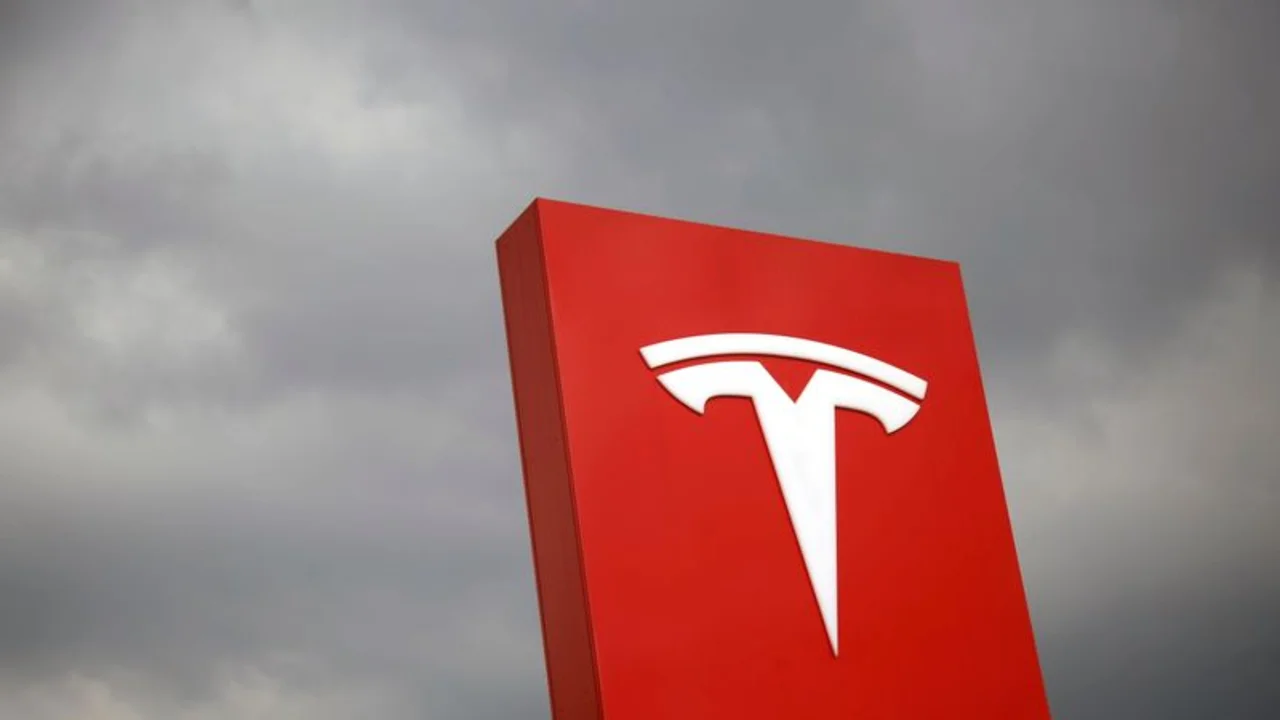 Estados Unidos abre una investigación formal sobre la seguridad de unos 765.000 vehículos Tesla