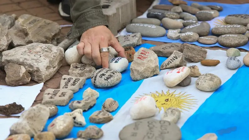 marcha de las piedras, memorial, sitio de la memoria, gobierno, muertes, victimas, covid