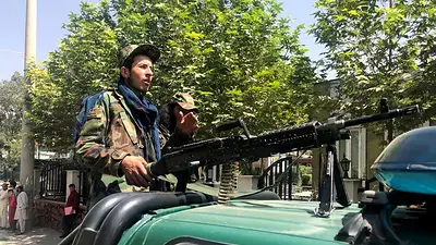 Crisis en Afganistán: los talibanes van de puerta en puerta pidiendo a la gente que vaya a trabajar Crisis en Afganistán: los talibanes van de puerta en puerta pidiendo a la gente que vaya a trabajar