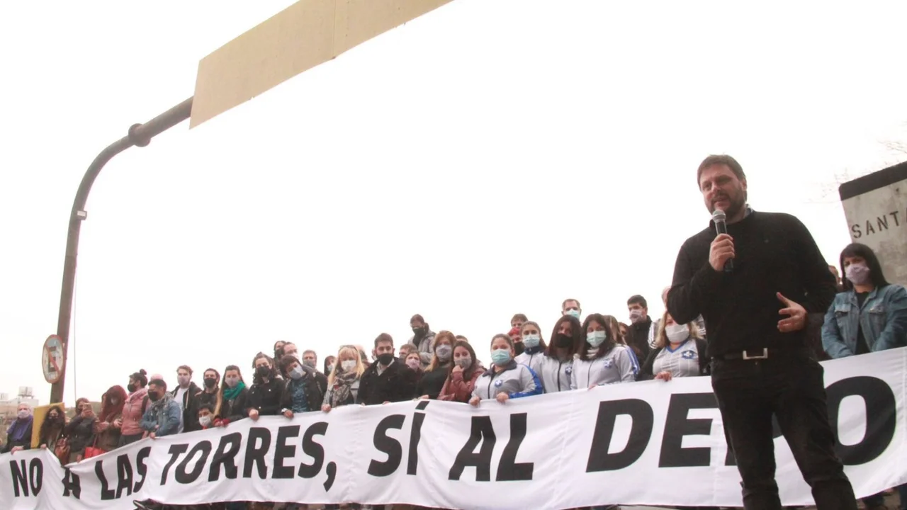 Santoro rechazó el proyecto de Larreta para construir torres en la Costanera Sur