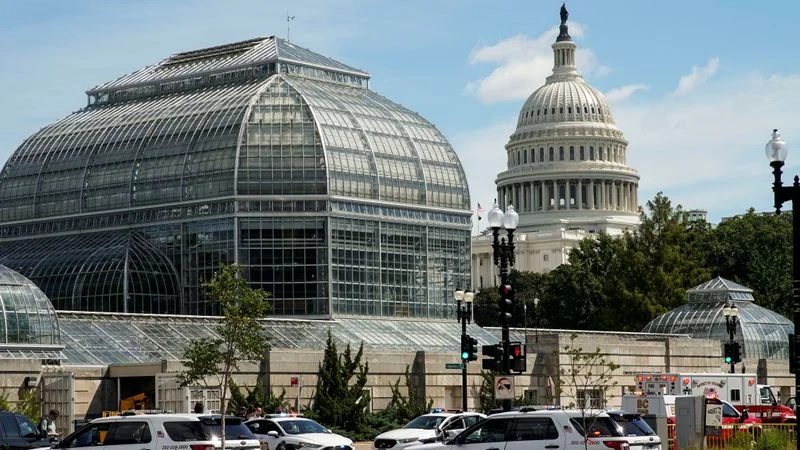 Alarma terrorista en Washington DC: policía rodea a un hombre que podría tener explosivos cerca del Congreso de EEUU