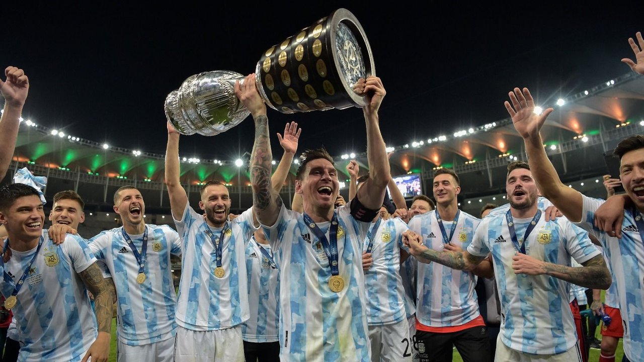 "A muchos se les caían las lágrimas": jugador de la Selección Argentina habló de la arenga de Messi ante Brasil