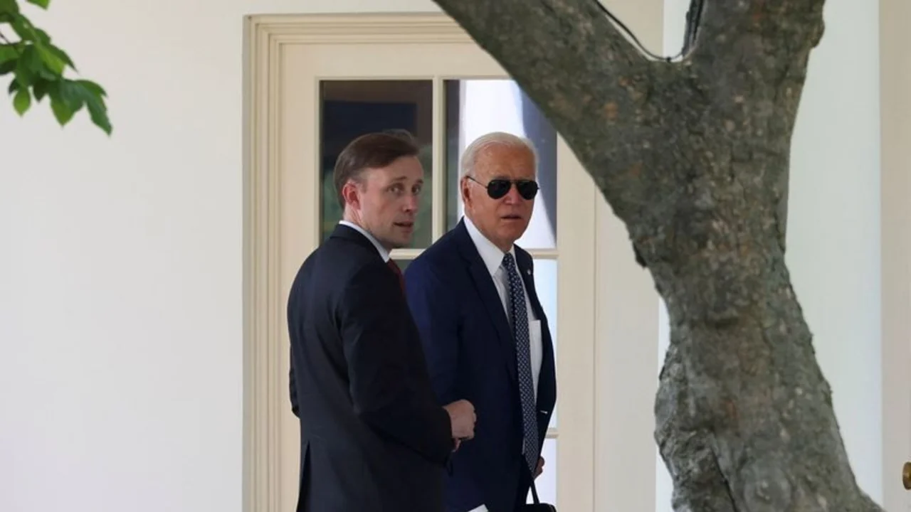 Política de Joe Biden en Afganistán pierde apoyo entre los estadounidenses cansados de las guerras