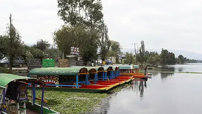 México usa energía solar para limpiar canales de agua construidos por los aztecas México usa energía solar para limpiar canales de agua construidos por los aztecas