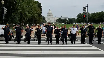 Siete policías del Capitolio de EEUU demandan a Trump, dicen que incitó el ataque Siete policías del Capitolio de EEUU demandan a Trump, dicen que incitó el ataque