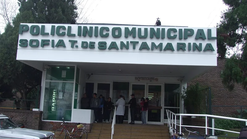 Adolescente fue atacado por 15 personas: "Tiene 10% de posibilidades de sobrevivir"