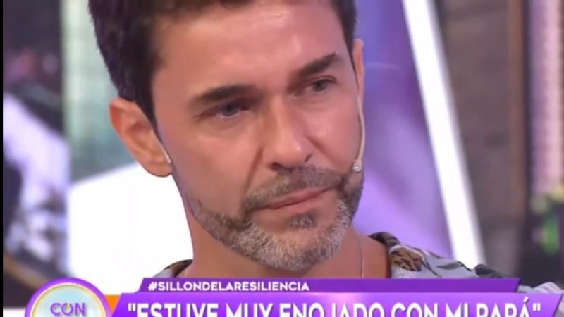 Mariano Martínez llorando.