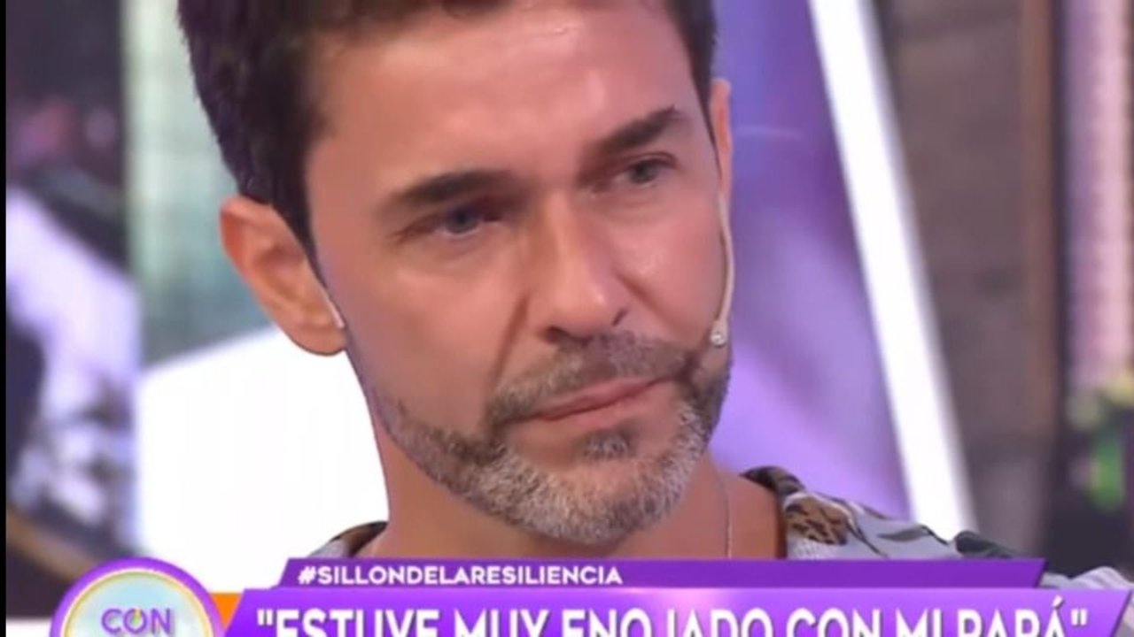 Mariano Martínez llorando.