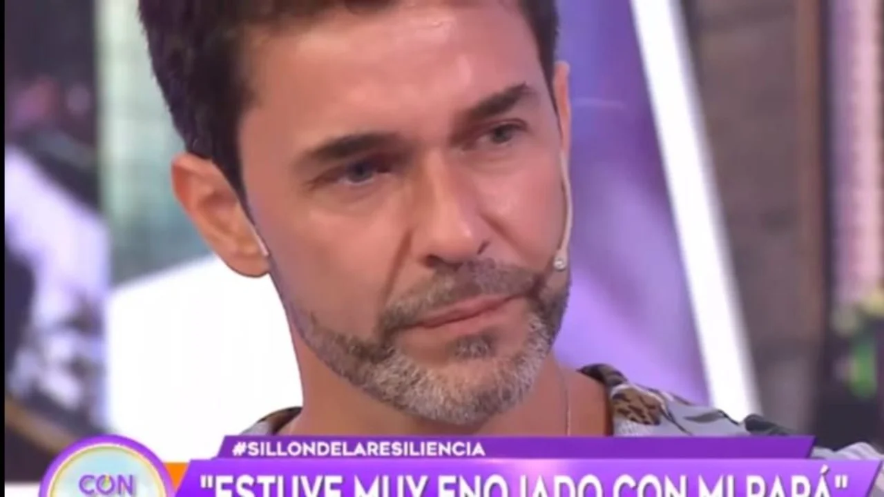 Mariano Martínez llorando.
