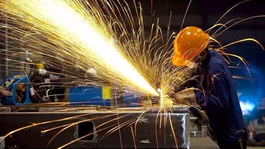 Salarios pisados, inflación contenida y un modelo al límite: qué se espera para el segundo semestre 