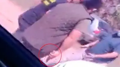 Elecciones en Corrientes: denuncian más ataques y que un intendente quiso atropellar a candidato opositor Elecciones en Corrientes: denuncian más ataques y que un intendente quiso atropellar a candidato opositor