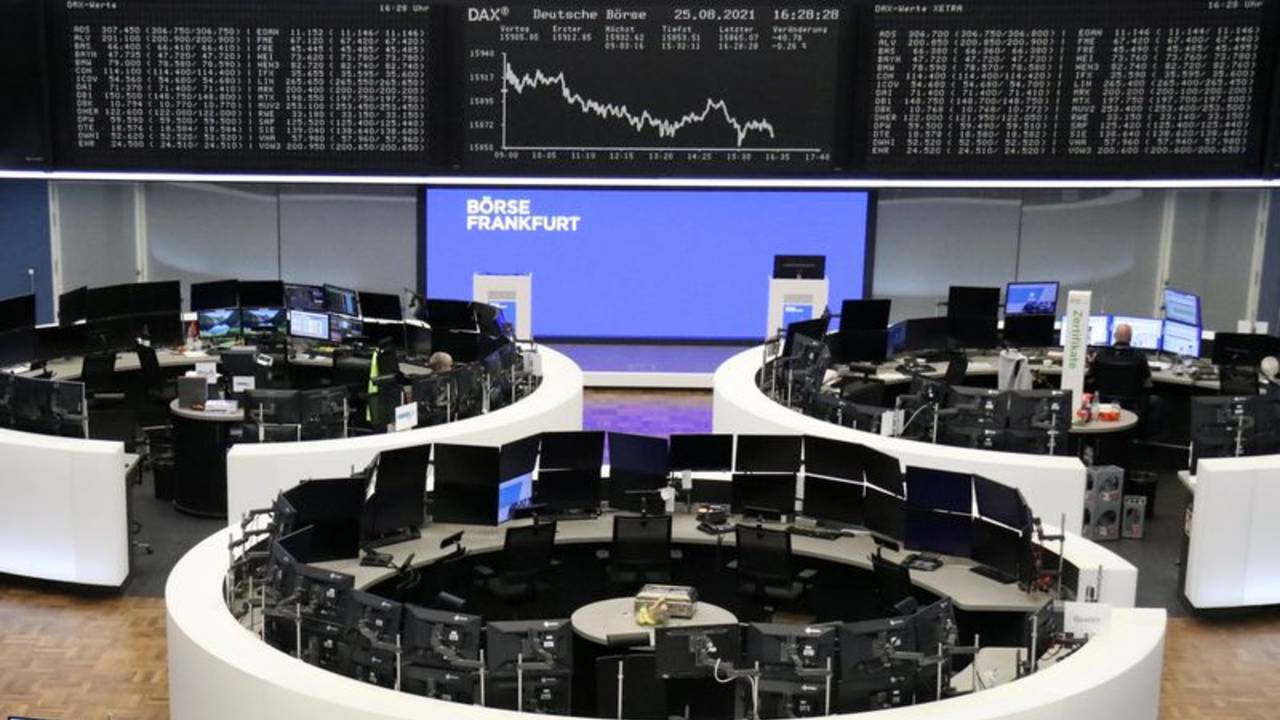 Las bolsas europeas se mantienen firmes cerca de los máximos históricos