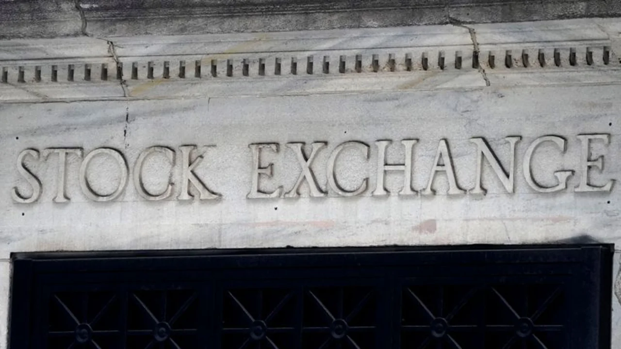 S&P 500 y Nasdaq tocan máximos récord en apertura