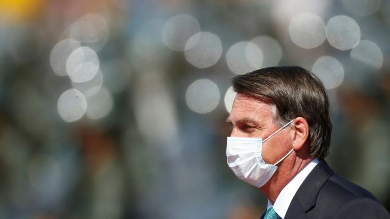 Jair Bolsonaro dice que el gobierno de Joe Biden es izquierdista y está "obsesionado con el medioambiente"