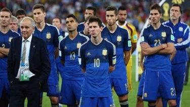 Jugó con Messi en la Selección y se retiró de manera dramática