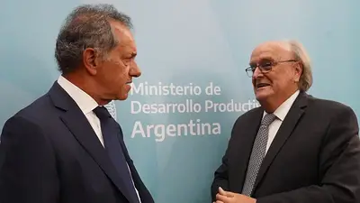 Antes de volver a Brasil, Scioli se reunió con De Mendiguren para acelerar la transición Antes de volver a Brasil, Scioli se reunió con De Mendiguren para acelerar la transición