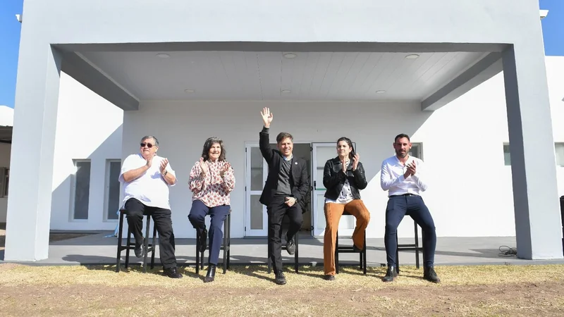 Axel Kicillof continúa de gira por el interior bonaerense 