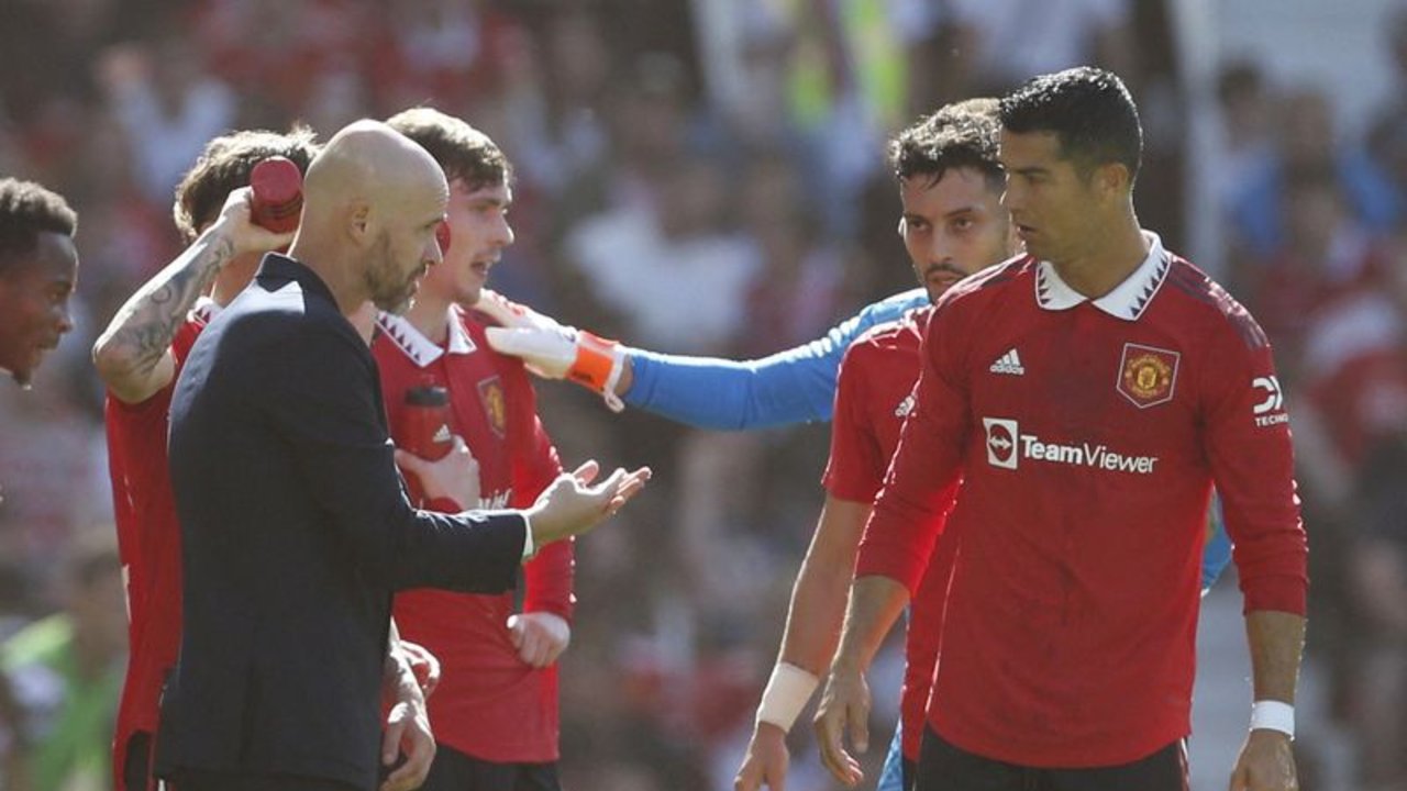 Ten Hag critica a jugadores del United por dejar el campo antes de tiempo ante el Rayo