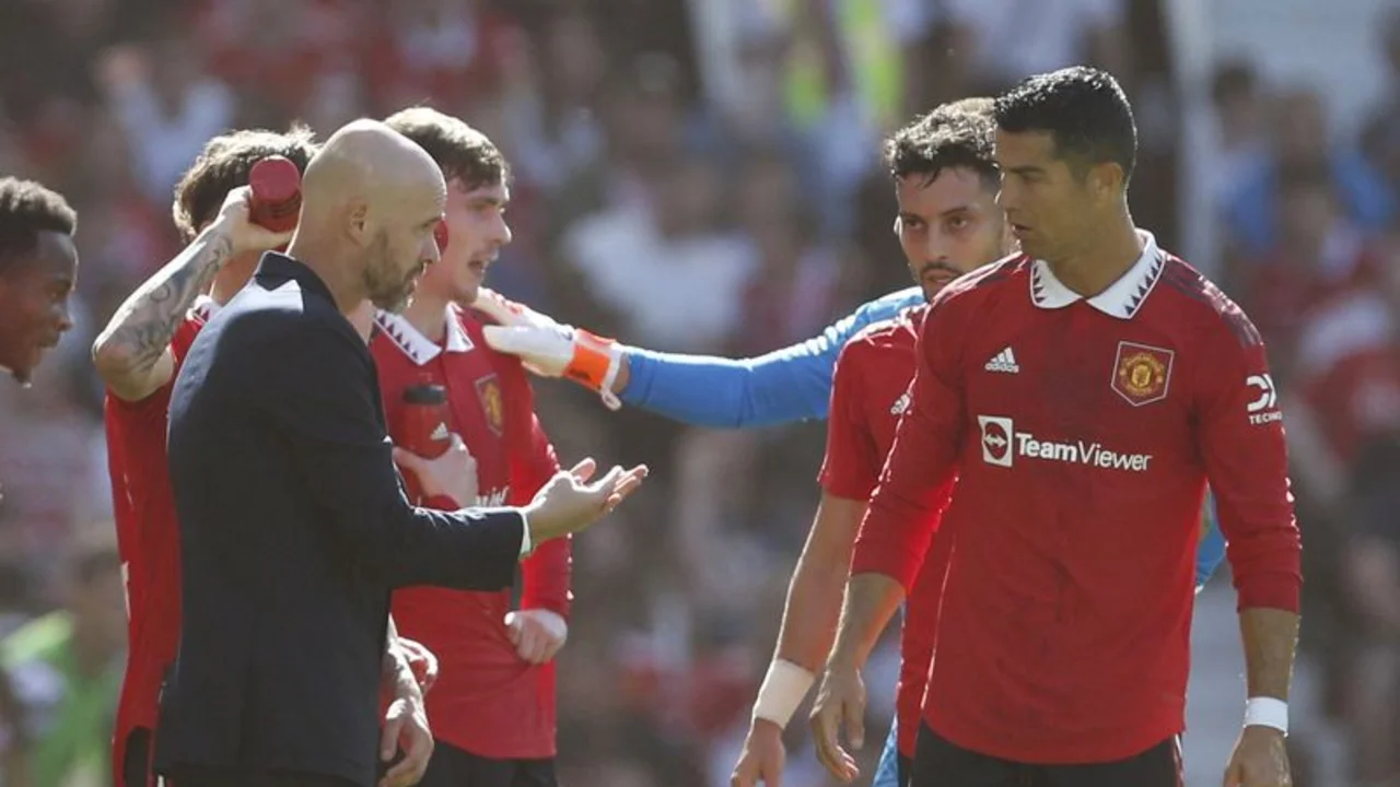 Ten Hag critica a jugadores del United por dejar el campo antes de tiempo ante el Rayo