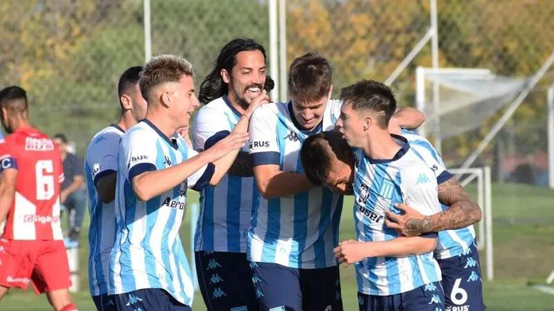 Fútbol Argentino, Racing Club, Ezequiel Schelotto, Fernando Gago.