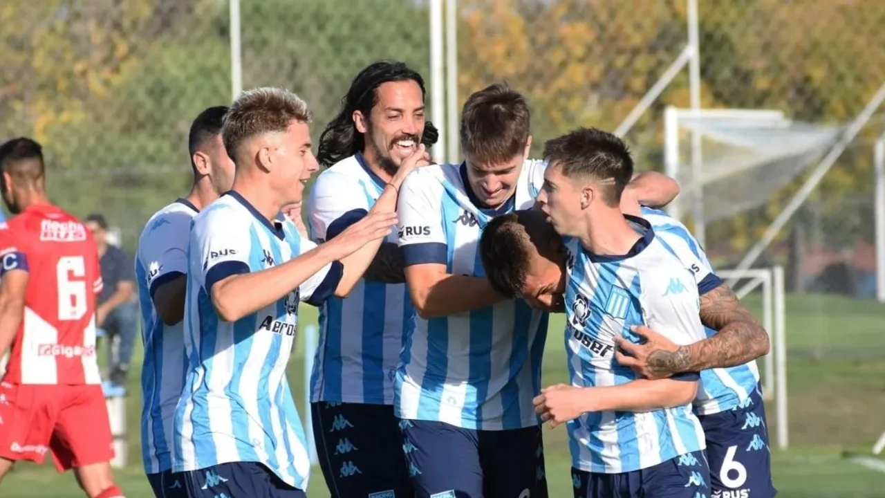 Fútbol Argentino, Racing Club, Ezequiel Schelotto, Fernando Gago.