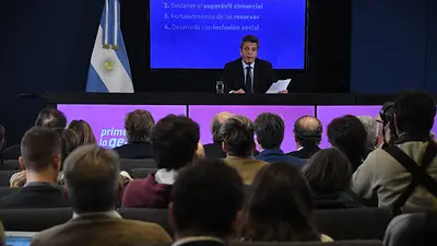 Massa descartó un shock devaluatorio: "Lo único que produce es pobreza" Massa descartó un shock devaluatorio: "Lo único que produce es pobreza"
