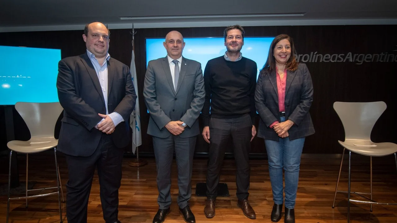 Lammens, Guerrera y Ceriani anunciaron la continuidad de vuelos directos desde Brasil hacia destinos turísticos nacionales