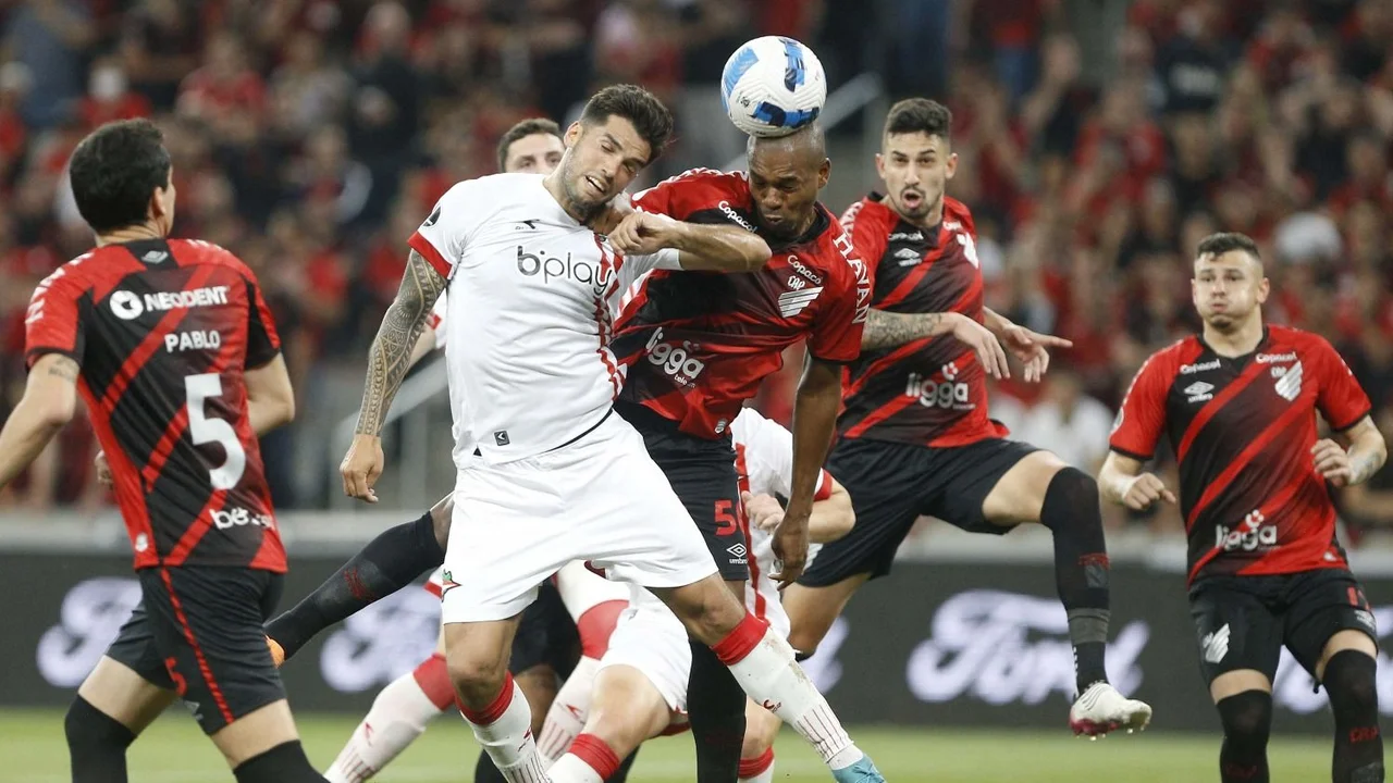 Estudiantes sacó un empate clave en Brasil