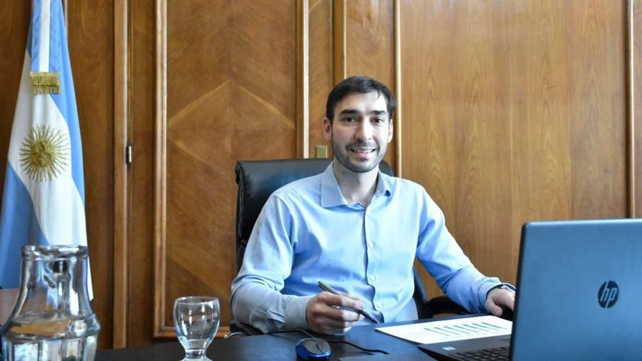 Funcionario de Santa Cruz reemplazará a Batakis y tendrá el vínculo con las provincias