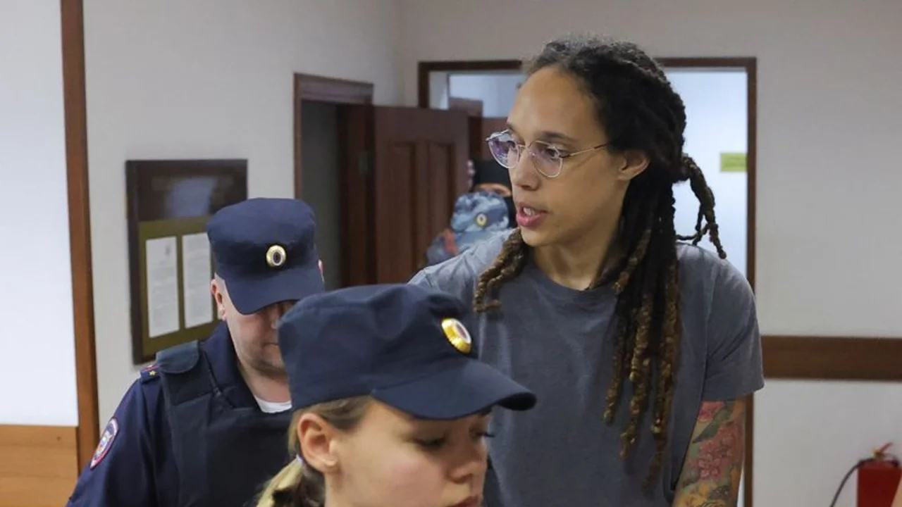 Biden se muestra esperanzado con el caso de basquebolista Griner y trabaja por su liberación