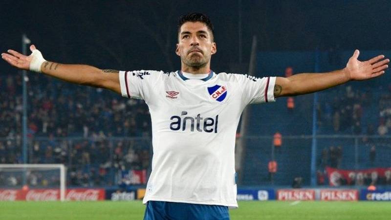 Luis Suárez, Fútbol Uruguayo, Nacional de Montevideo.
