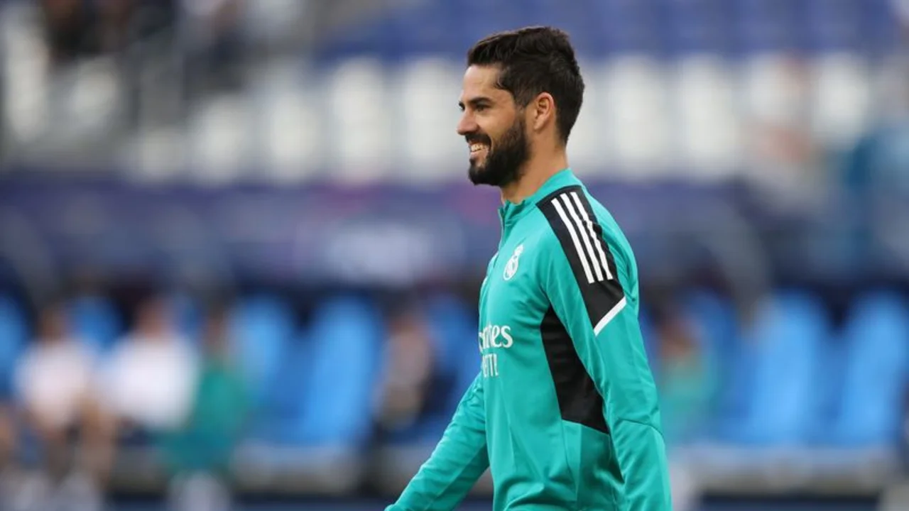 Sevilla acuerda fichar a mediocampista Isco como jugador libre