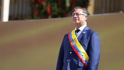 Asumió Gustavo Petro y prometió paz y achicar la desigualdad Asumió Gustavo Petro y prometió paz y achicar la desigualdad