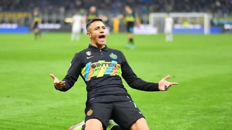 Inter de Milán anuncia salida de chileno Alexis Sánchez