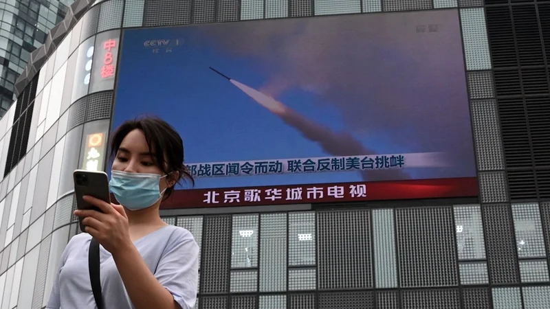 China continúa sus ejercicios militares alrededor de Taiwán