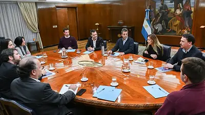 Tras la llegada de Royón, Massa encabezó la reunión de transición en Energía Tras la llegada de Royón, Massa encabezó la reunión de transición en Energía