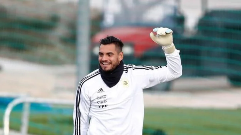 Boca Juniors presenta como refuerzo al meta "Chiquito" Romero hasta 2024