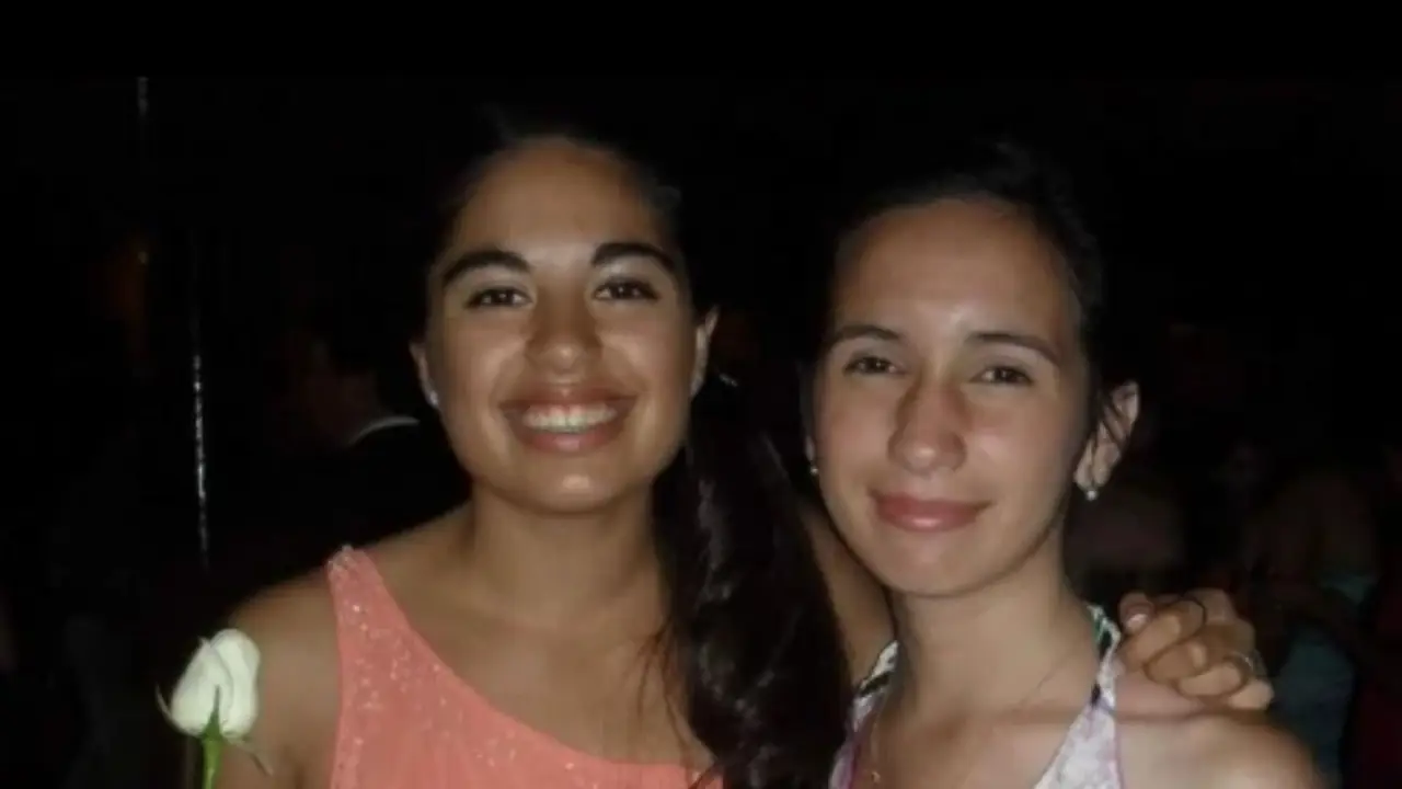 Micaela García y su amiga de la infancia