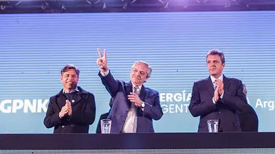 Guiño de Alberto a Máximo Kirchner: lo elogió y destacó su ley de aporte solidario Guiño de Alberto a Máximo Kirchner: lo elogió y destacó su ley de aporte solidario