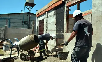 Del reconocimiento a la mano de obra barata: el esquema laboral que promueve Milei | Precarización laboral