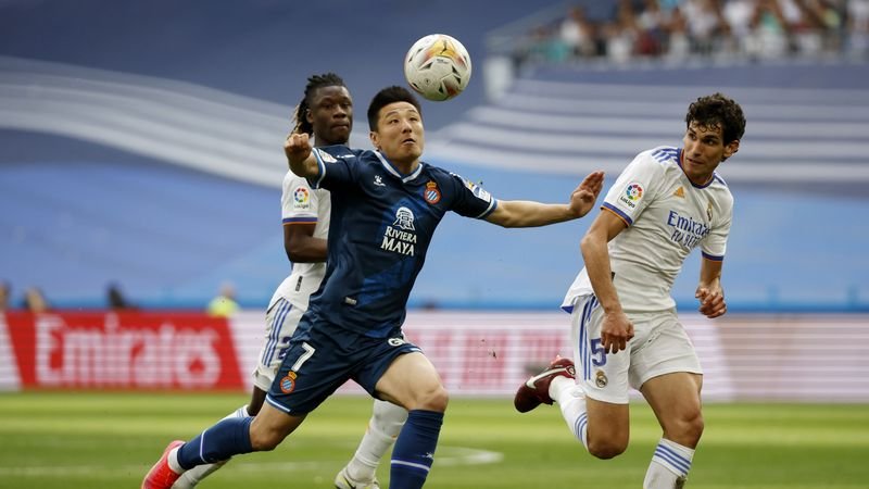 Wu vuelve al Shanghai Port tras su paso por el Espanyol