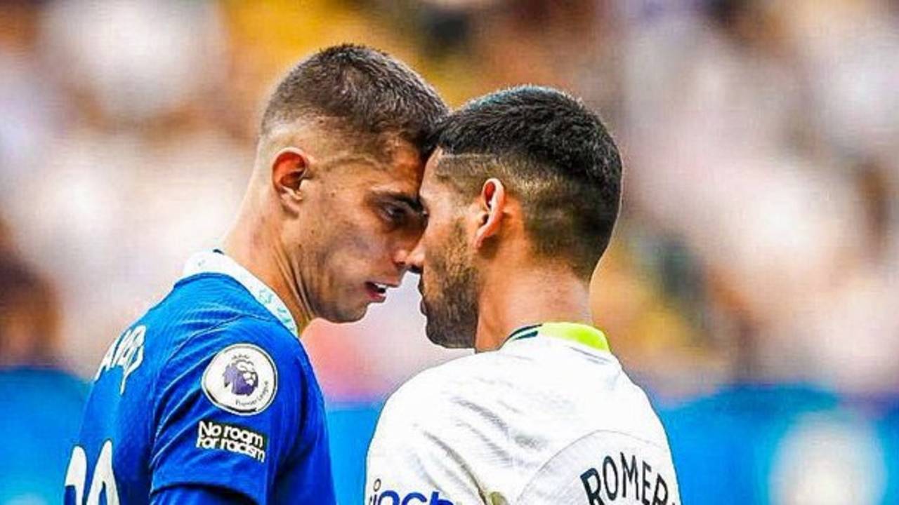 El Cuti Romero sacado en Tottenham: cara a cara y tirada de pelo a un rival