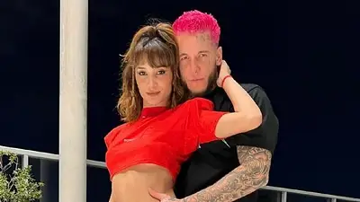 Melody Luz y Alex Caniggia hicieron un peculiar anuncio. Melody Luz y Alex Caniggia hicieron un peculiar anuncio.
