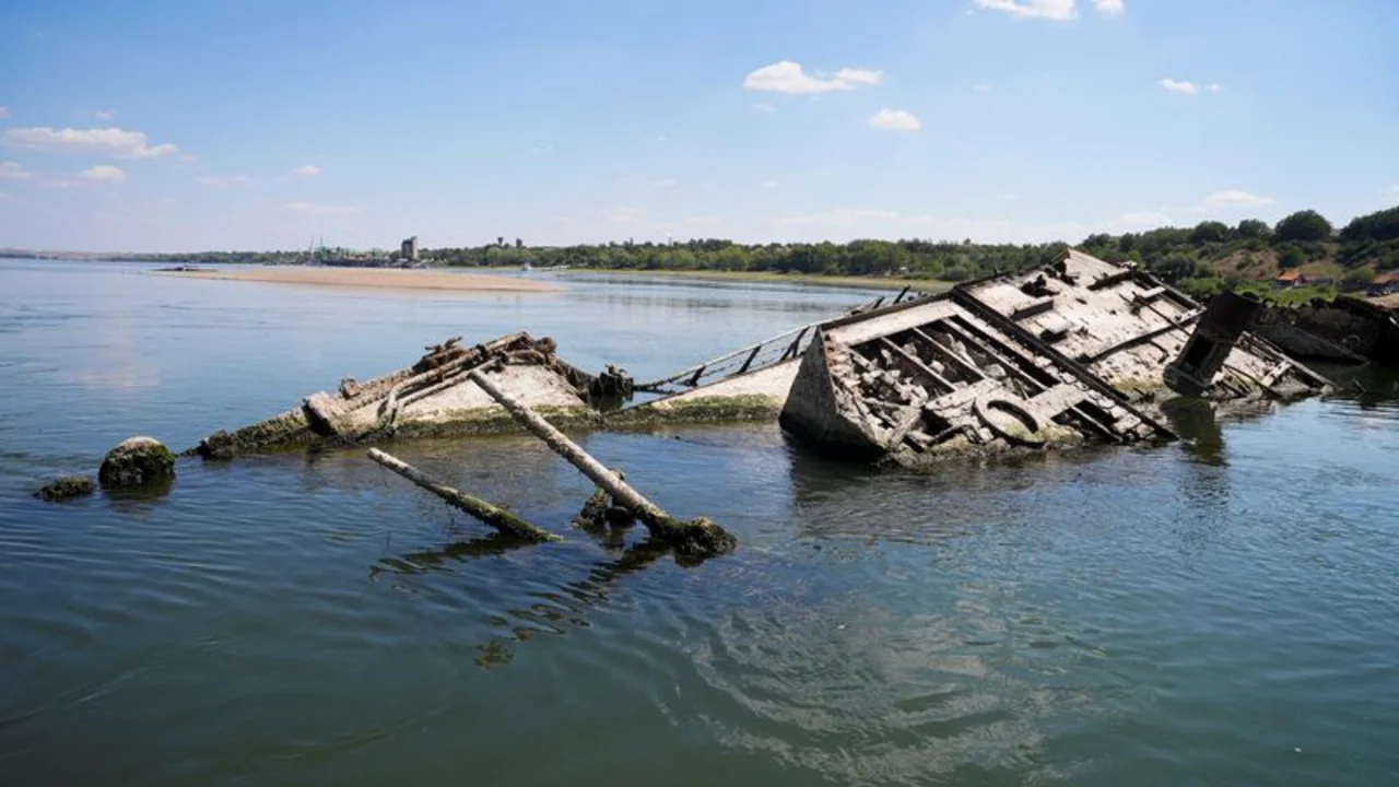 El bajo nivel del Danubio revela buques de guerra alemanes de la Segunda Guerra Mundial