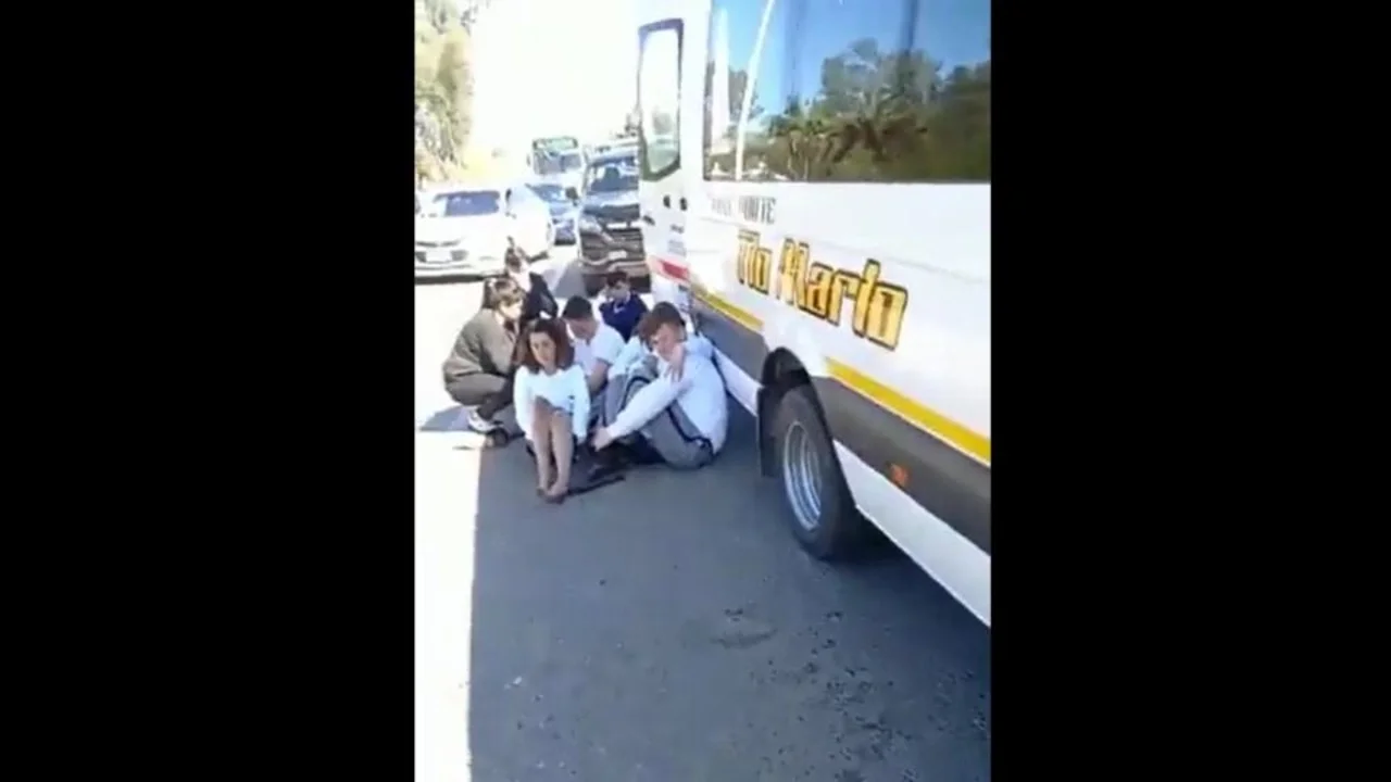 Santa Fe: atacó la combi donde viajaban sus excompañeros del Liceo Militar y mató al chofer