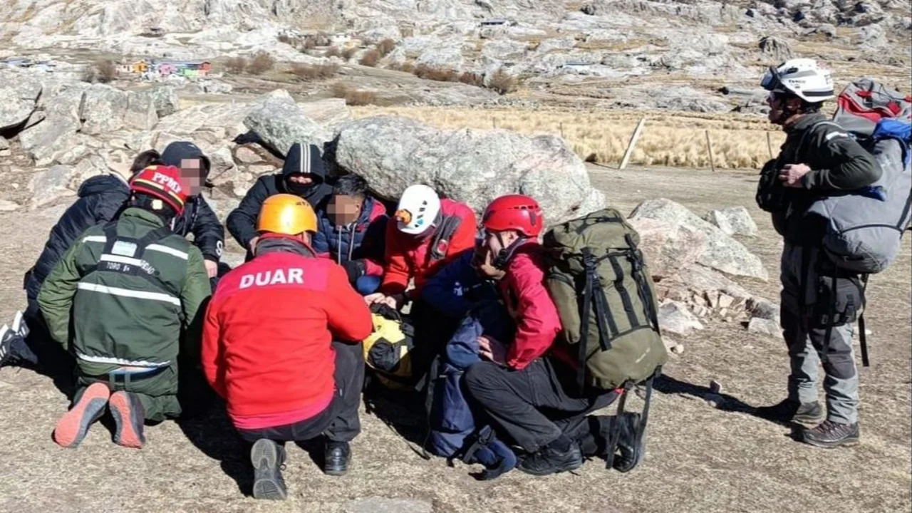 Tragedia en el cerro Champaquí: murió una adolescente rosarina y rescataron a todo un contingente de alumnos