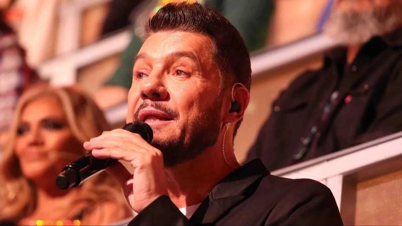Fue bailarina de Showmatch, Tinelli la bloqueó de WhatsApp, pero los descubrieron en una salida