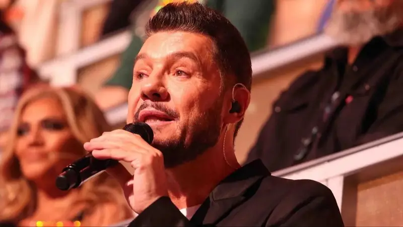 Fue bailarina de Showmatch, Tinelli la bloqueó de WhatsApp, pero los descubrieron en una salida