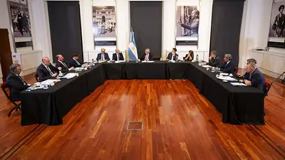 Alberto Fernández encabezó una reunión con funcionarios y gobernadores por la Hidrovía Alberto Fernández encabezó una reunión con funcionarios y gobernadores por la Hidrovía
