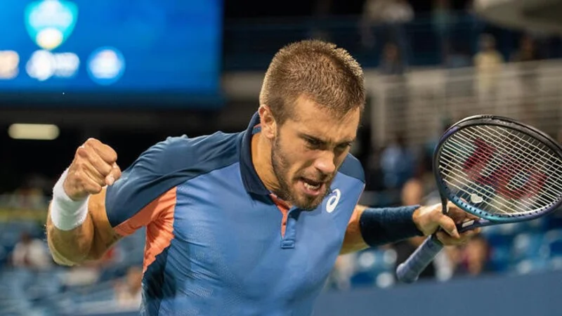 Coric vence a Tsitsipas para ganar Abierto de Cincinnati y mostrar que vuelve a su mejor nivel